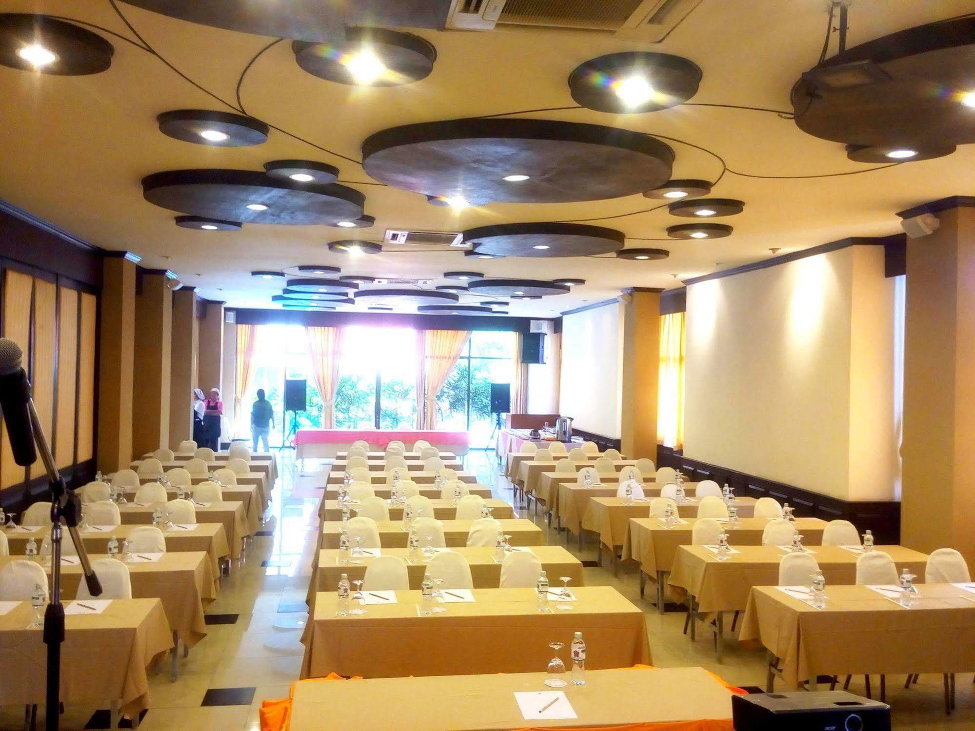 Phuphaya Resort Pattaya Ngoại thất bức ảnh